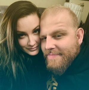 Meet your Posher, Max